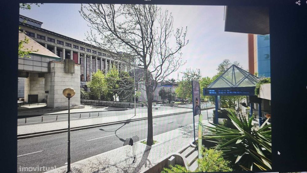 Espaço de coworking para  arrendar : Avenida Joao XXI Lisboa..