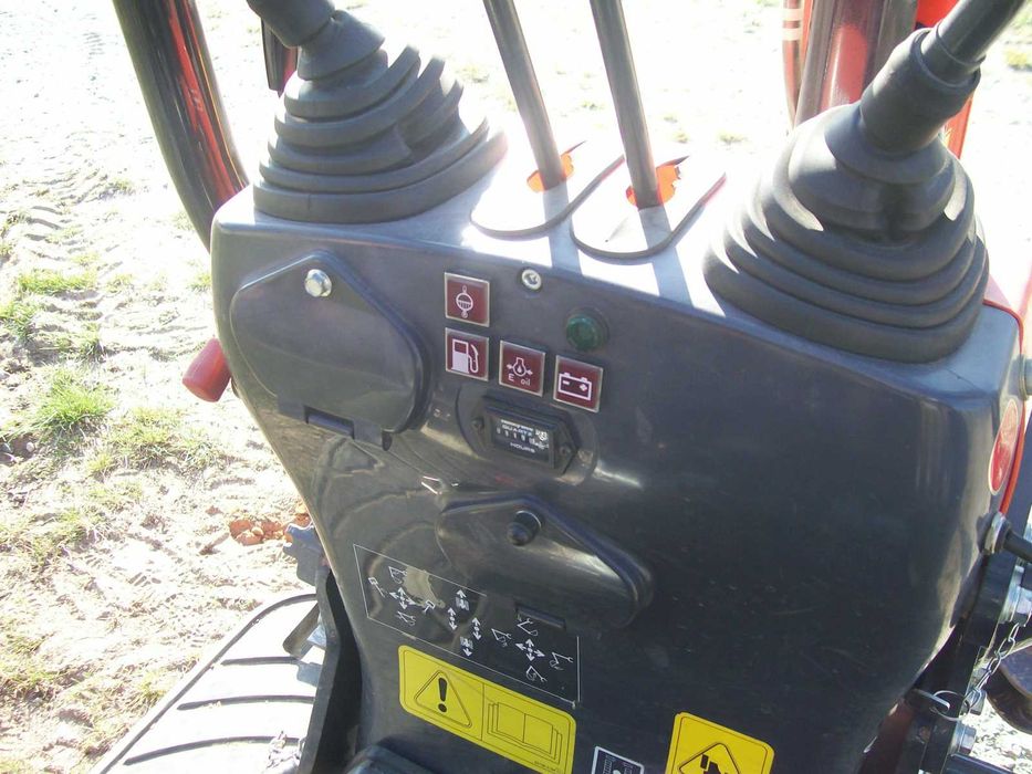 Minikoparka Kubota KX008