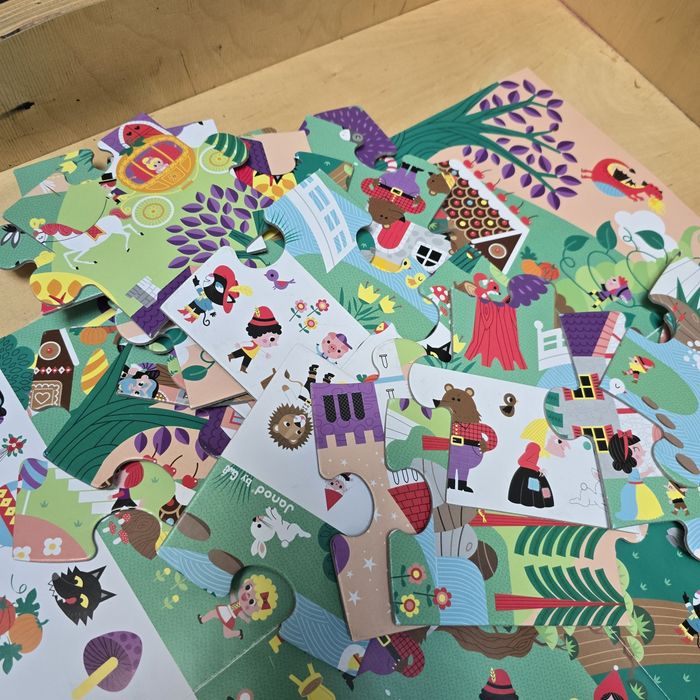 Janod puzzle w walizce baśnie 24 elementy
