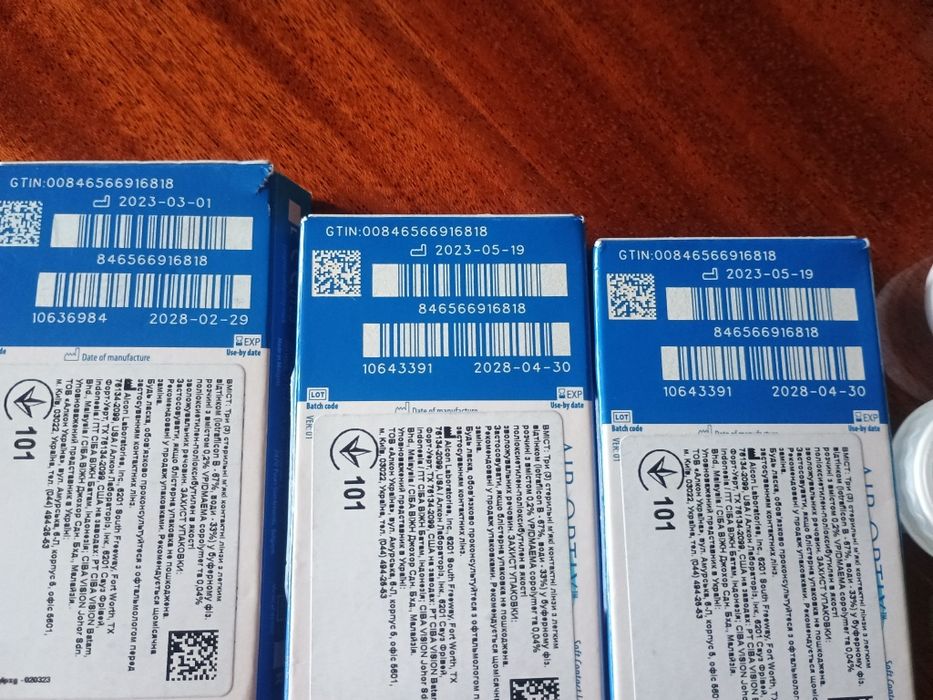 Продам контактные линзы -1.0