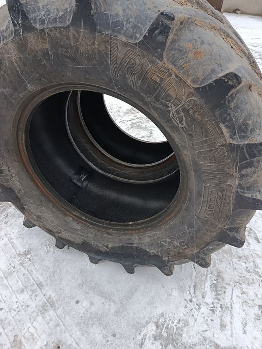 Komplet opon Vredestein 650/65R38,540/65R28