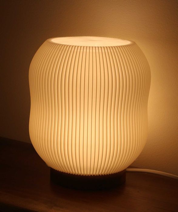 Стильный светильник 2-в-1: Уют и спасение в блекаут