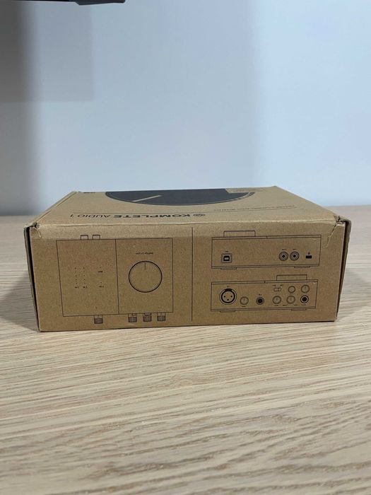Interface de Audio Komplete Audio 1