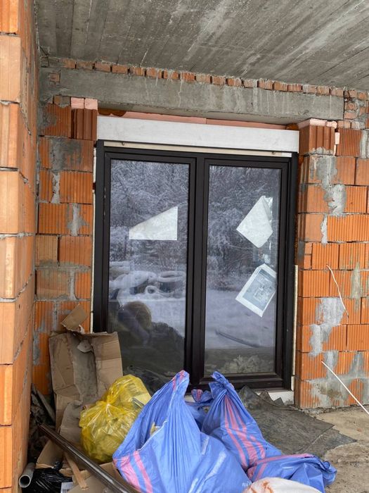 Okna antracyt 17 szt. wraz ze sprawnymi roletami zewnętrznymi