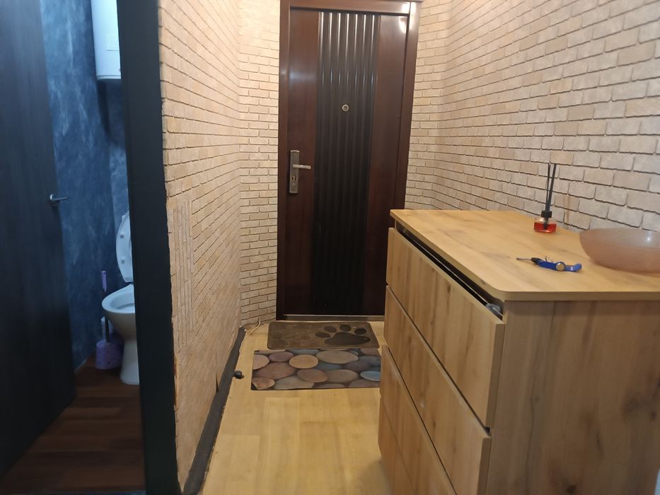 Довгостроково, помісячно, 2хкімн., 1поверх,4місця,В.Гурова буд.45