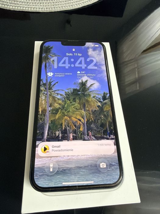 Iphone 13 w bardzo dobrym stanie.