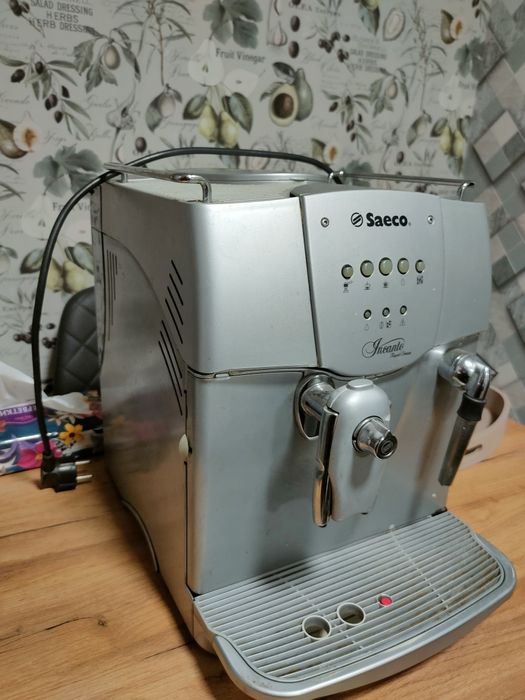 Продам кофемашину Saeco incanto
