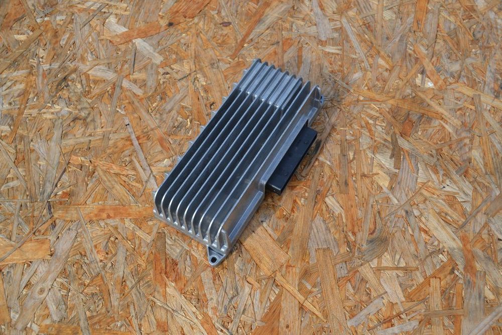 AUDI A4 B8 A5 WZMACNIACZ GŁOŚNIKÓW AUDIO 8T0035223AB