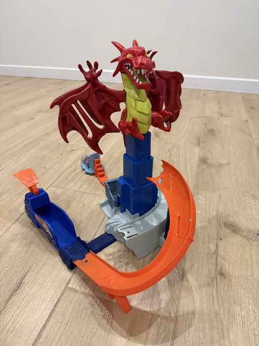 Гірка Hot Wheels дракон
