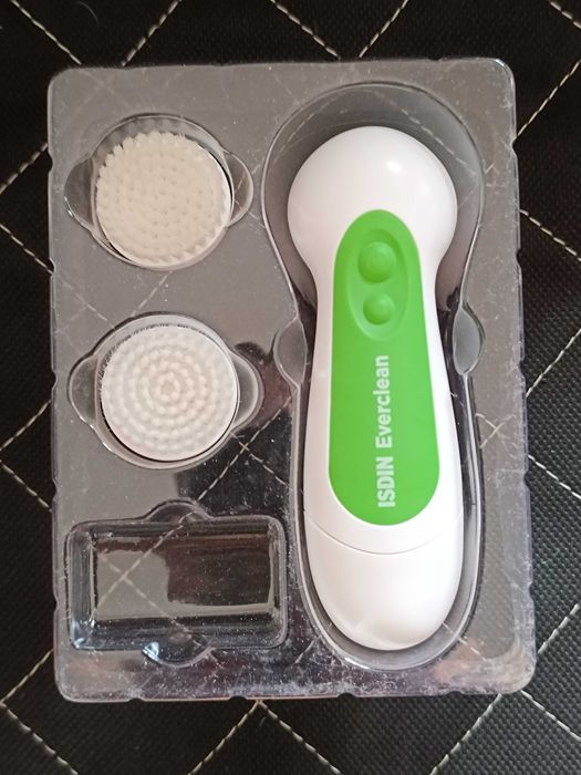 Isdin escova facial elétrica