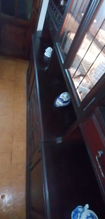 Móvel louceiro / cristaleira de sala em bom estado