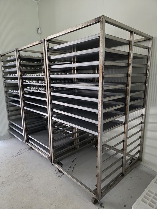 Carros para ir ao forno industrial + Tabuleiros
