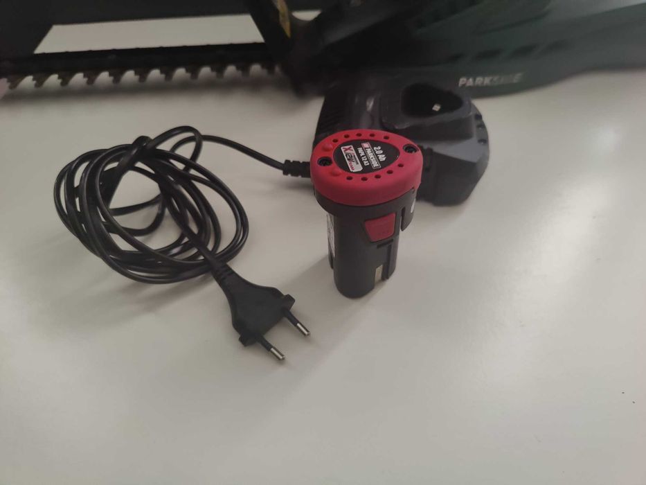 maquina cortar arbustos com bateria parkside