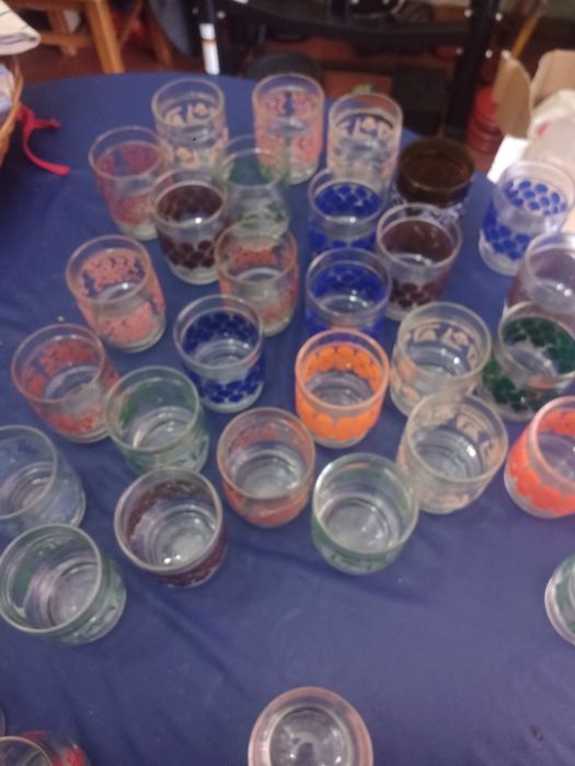 Quarenta e dois copos vintage