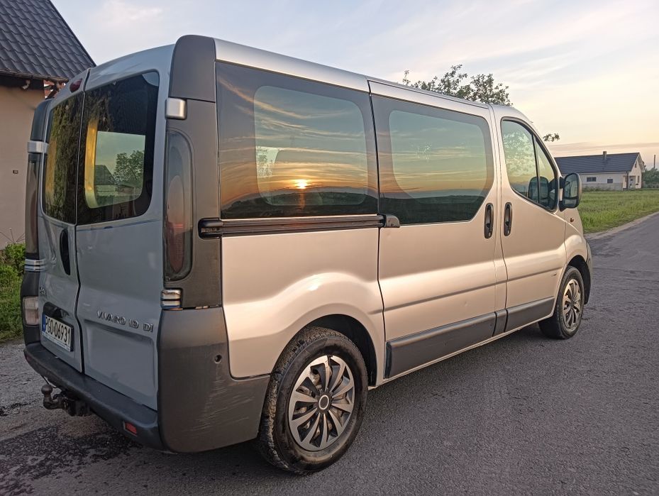Opel Vivaro 1.9 2001r oszklony 6-osobowy