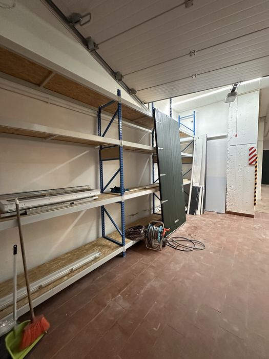 Armazem com 100m2 Algueirao /Sintra