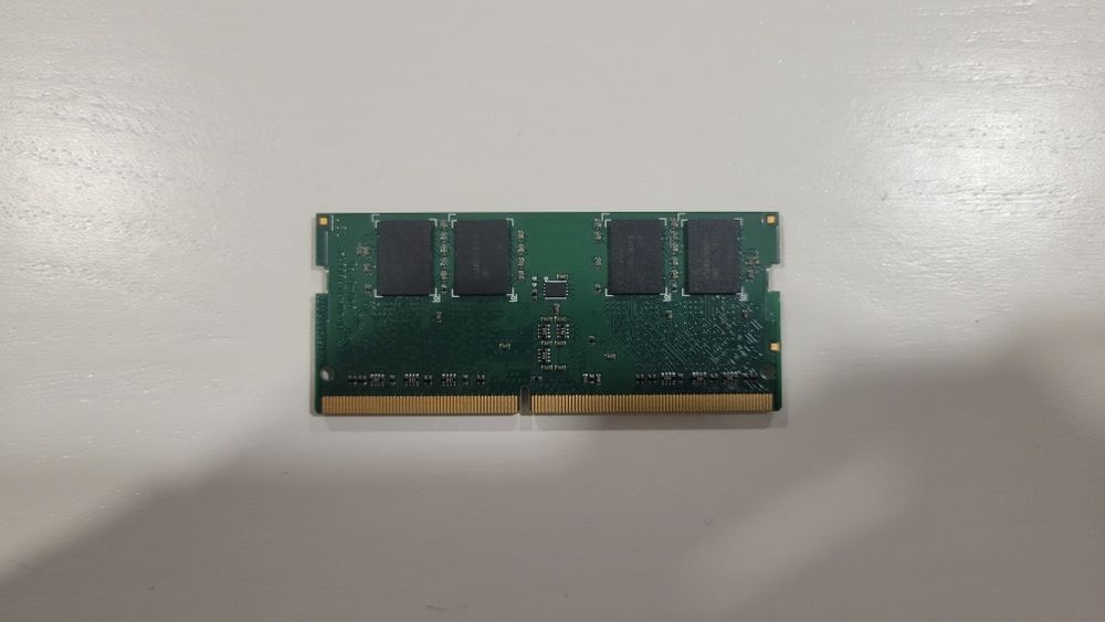 Memória RAM ADATA 8GB DDR4 1RX8 PC4-2400T