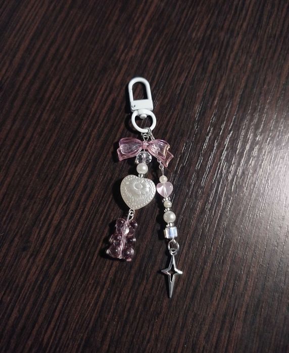 Браслети, брелочки для вас :)