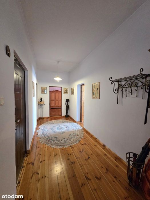 Wyjątkowy, wyremontowany dom- 3 wyposażone mieszkania, lasy i jezioro