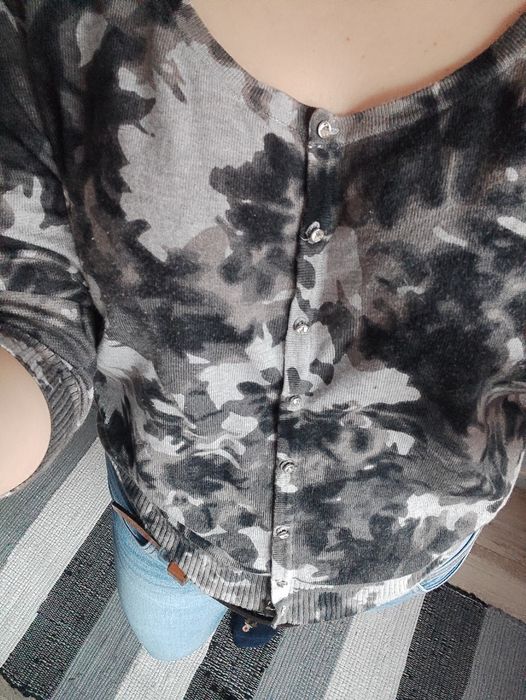 Bluzka z ozdobnymi guzikami