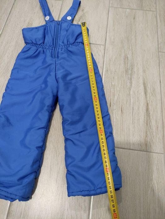 Продам комбинезоны зимние на рост 86