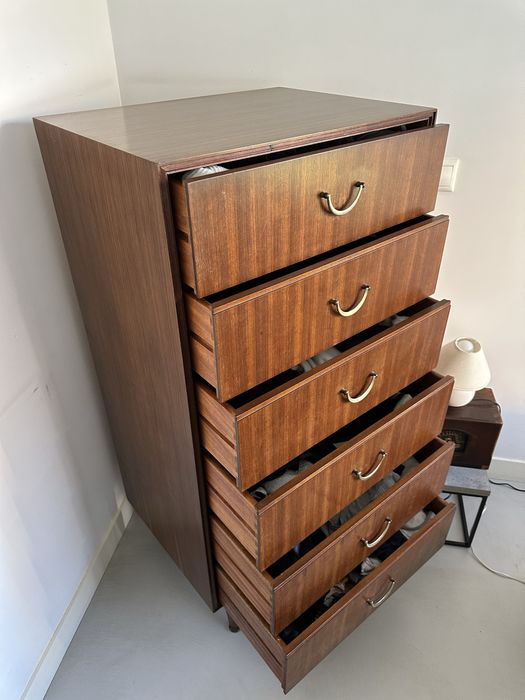 Comoda  design vintage em teca