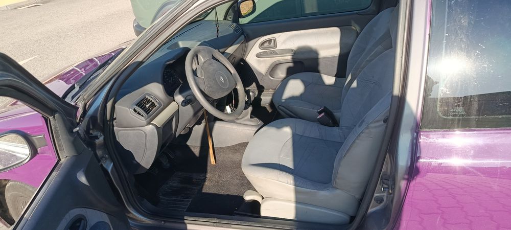 Renault Clio açaí