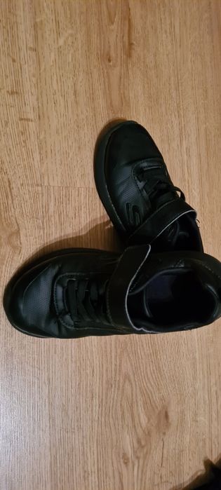 Sapatilhas Skechers T31