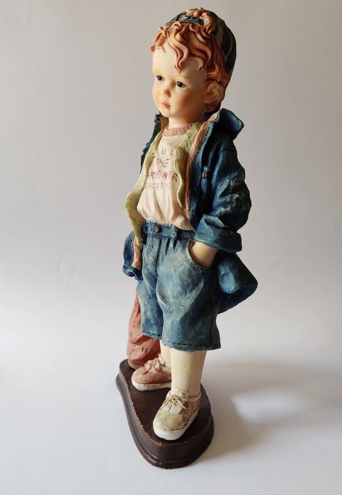 Estátua Boneco rapaz decorativo 27cm