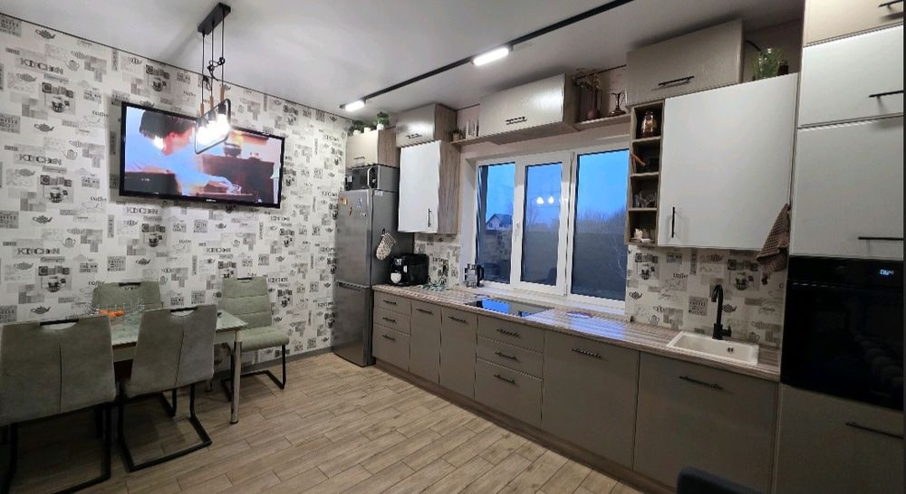 ЖИЛИЙ  БУДИНОК  120 кв.м. з меблями та ТЕХНІКОЮ на 10 сотках