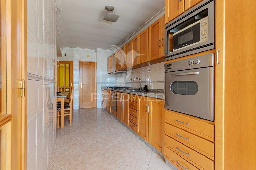 Apartamento T3 com ótima localização em Felgueiras