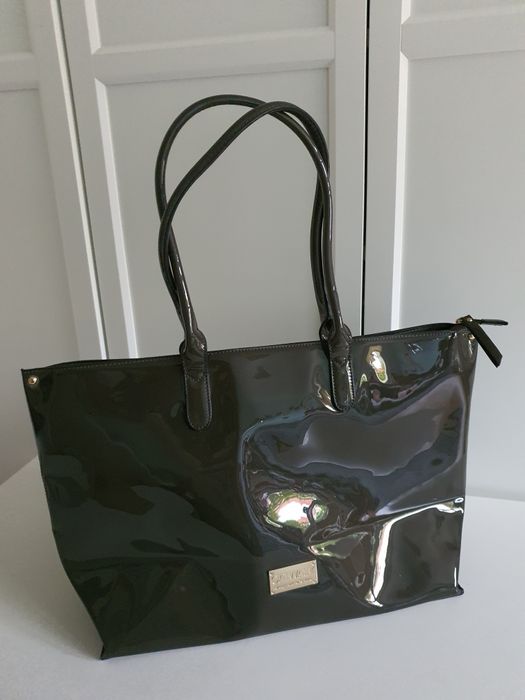 Duża torebka lakierowana