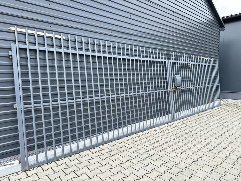 Brama dwuskrzydłowa stalowa 200 × 380 cm profil 50×30 mm