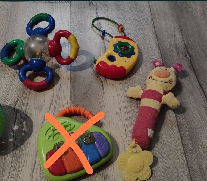Zestaw zabawek niemowlęcych