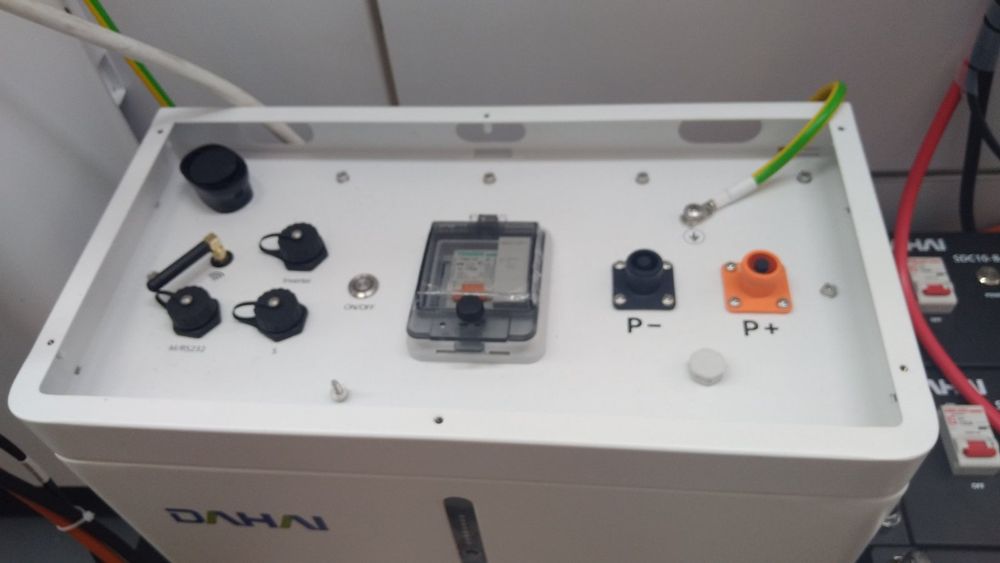 Інвертора батареї DEYE SOLIS