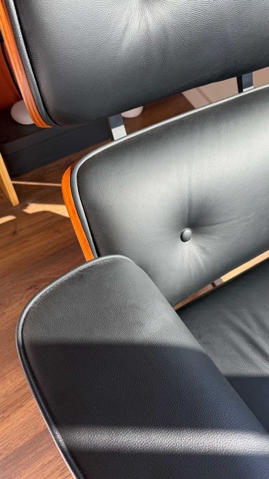 Cadeirão Eames Lounge