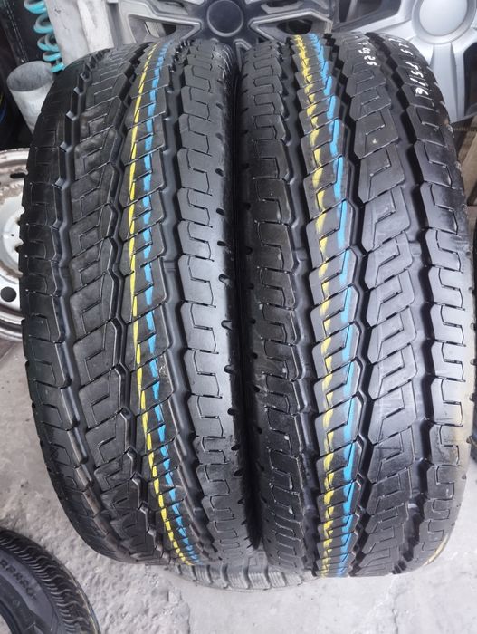 Пара літніх шин Continental 225/75/16c