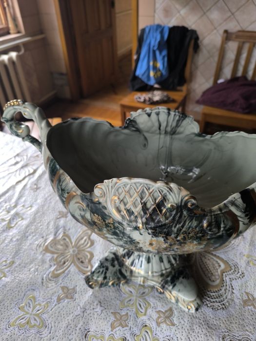 Продам шикарную вазу