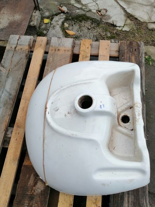 Продам ванну раковину под тумбу