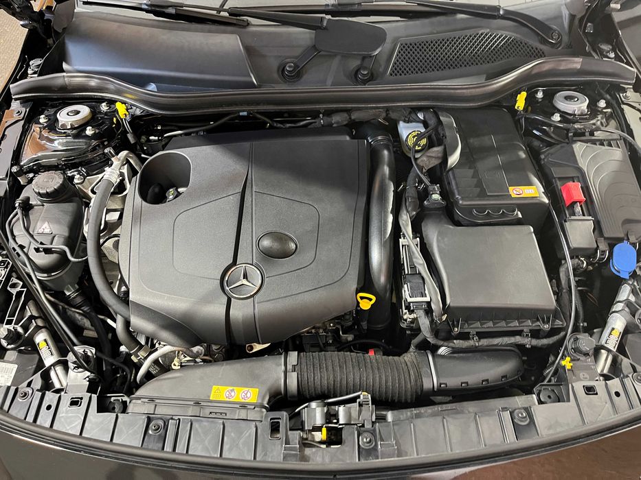MERCEDES-BENZ GLA 200 CDi AMG Line 7G-DCT Automático