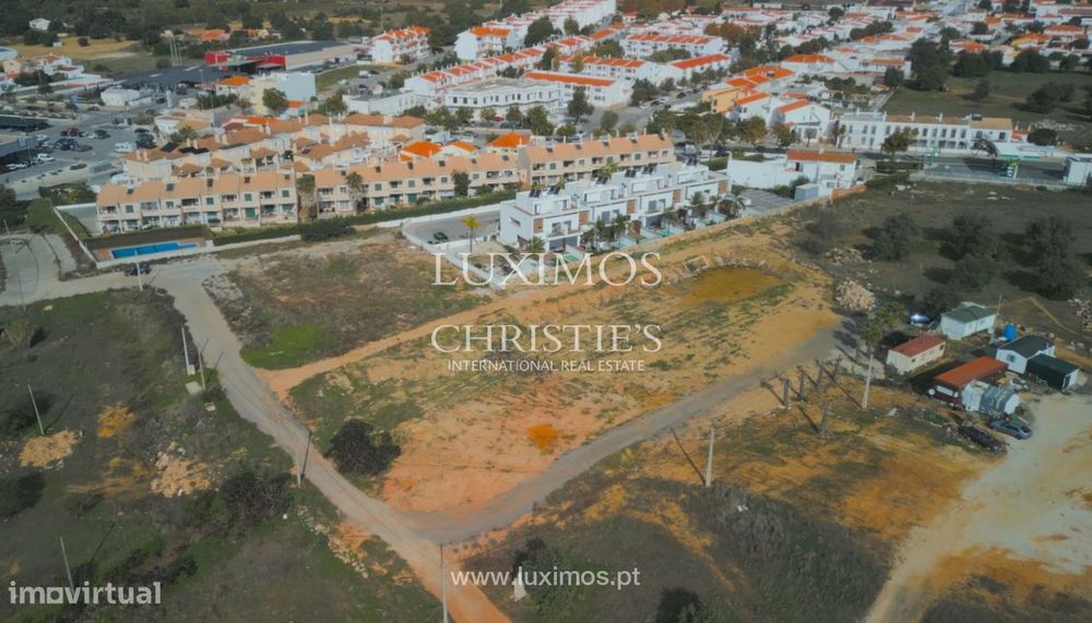 Amplo terreno para venda em Albufeira, Algarve