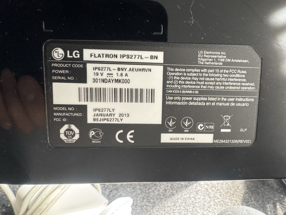 Монітор LG Flatron IPS277L-BN
