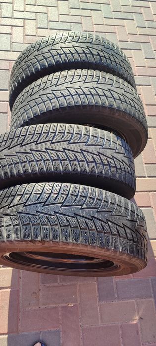 Зимова гума Hankook Winter i Cept W636 XL 225/60 R17
