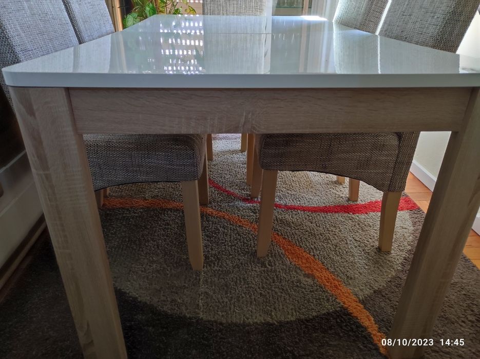 Mesa de sala e 6 cadeiras (tudo novo)