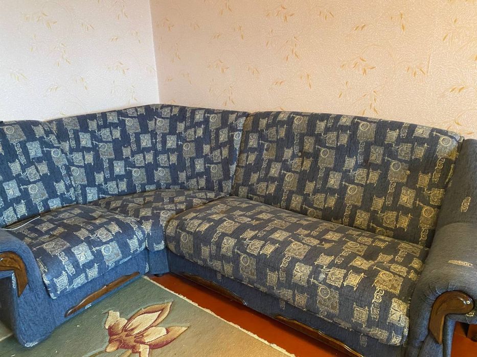 Продам диван - куточок з розкладним ліжком