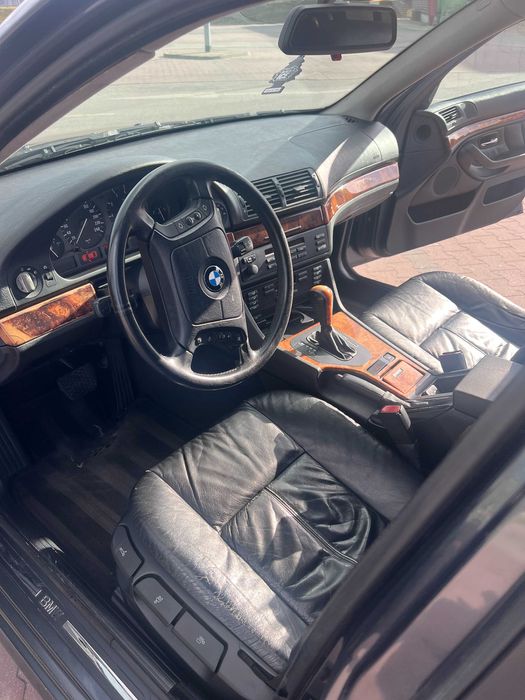 BMW 523i 170KM e39