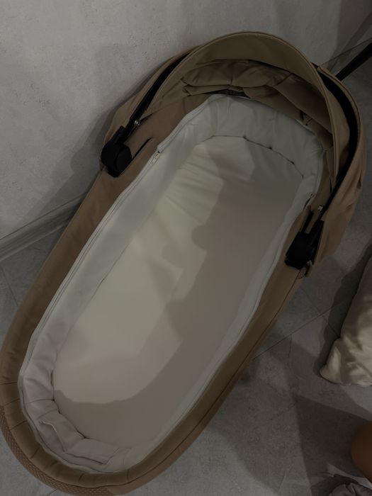 Продам люльку Cybex Balios S Lux 2025 (беж)