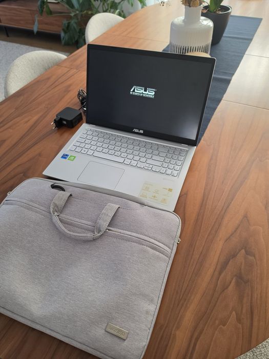 Asus VivoBook i7 MX330, HP EliteBook i7 x360 G8 1030 c/NOVO. Troca/Retoma. Carregador original.