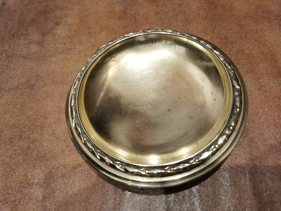 Popielniczka średnica 12 cm wysokość 2,5 cm