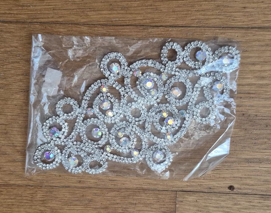 Aplicação de Strass Brilhante para Vestidos e Acessórios (Nova)